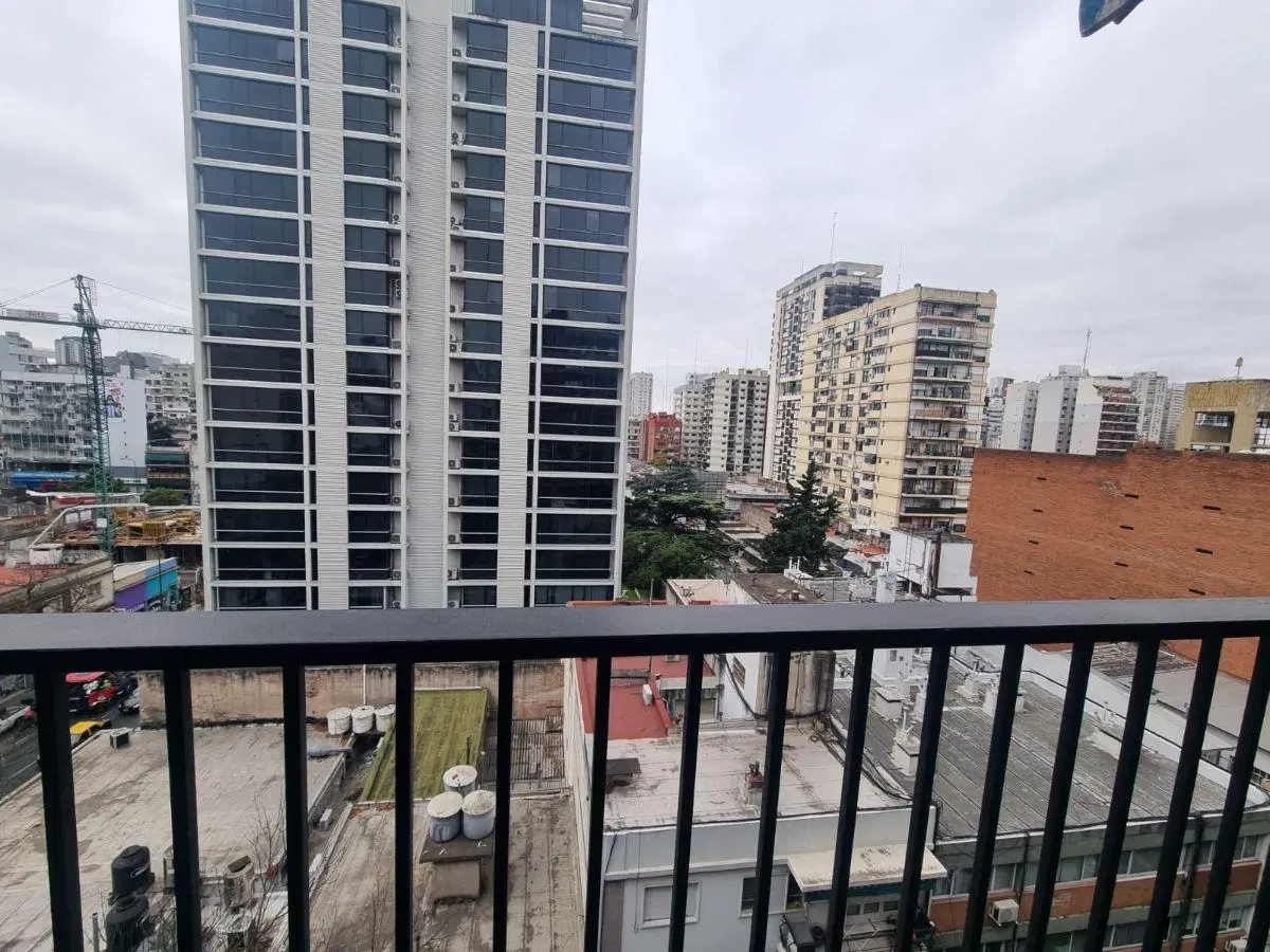 ALQUILER MONOAMBIENTE A ESTTENAR BELGRANO 5