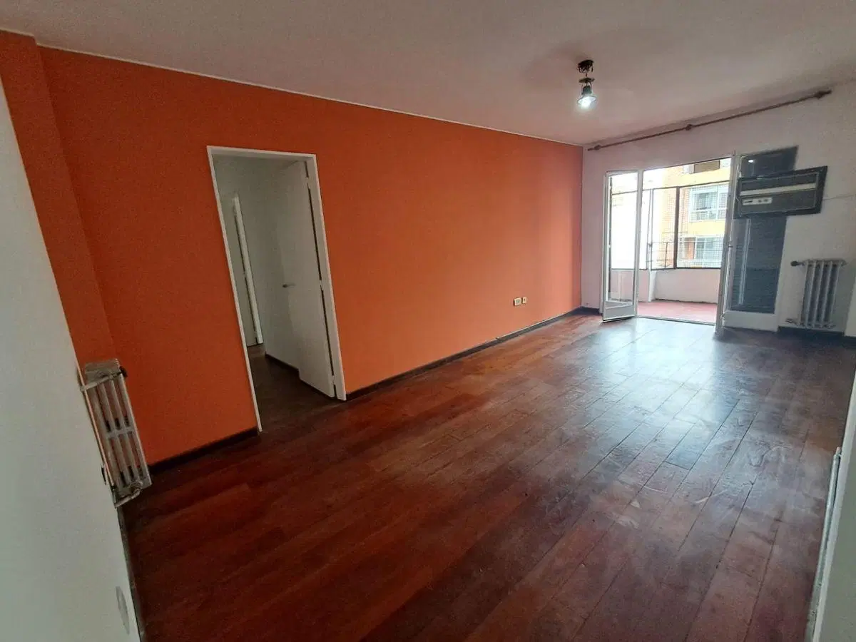 ALQUILER | Departamento de 2 Dormitorios Amplios con Balcón Corrido y Calefacción Central- Catamarca 4