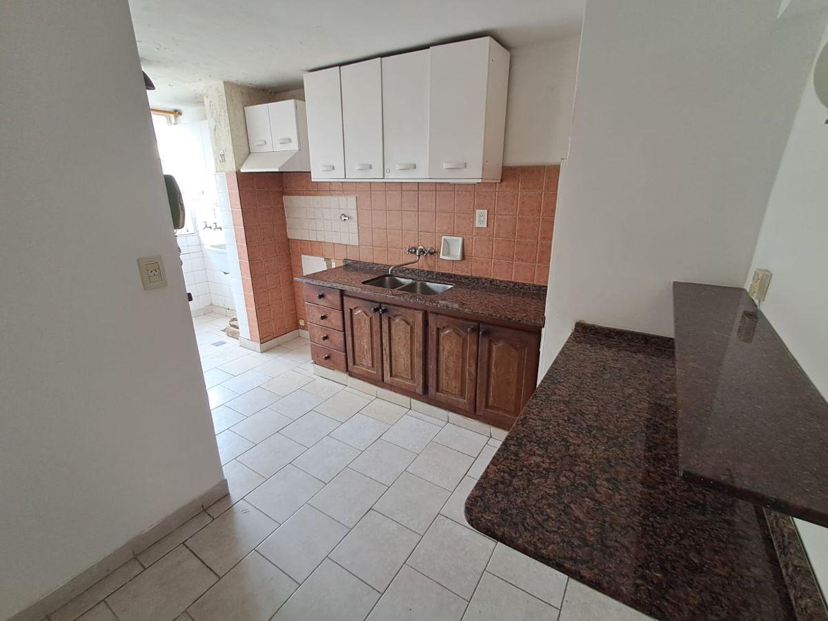 Foto de ALQUILER | Departamento de 2 Dormitorios Amplios con Balcón Corrido y, imagen 3