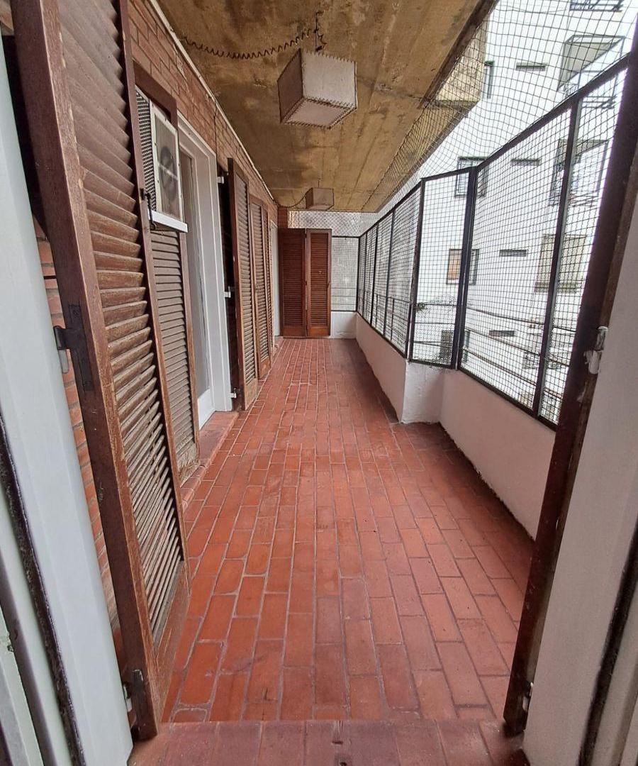 Foto de VENTA | Departamento de 2 Dormitorios Amplios con Balcón Corrido y, imagen 4