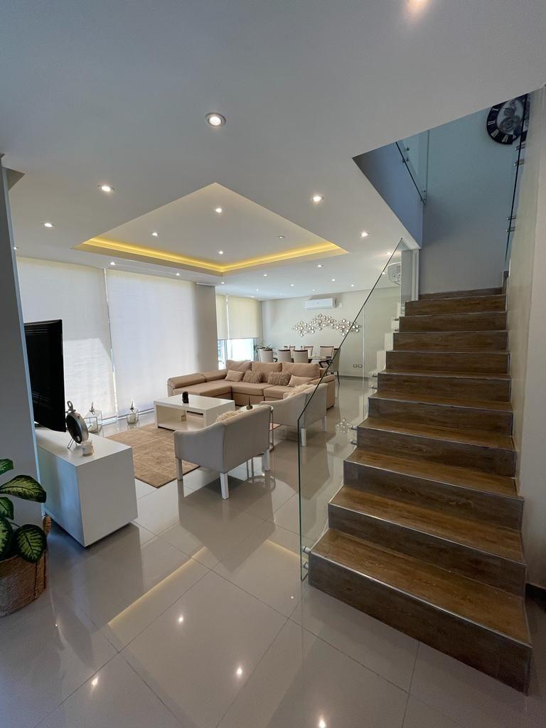 Foto de Casa 4 ambientes 3 dormitorios. | 119 y 142, imagen 4