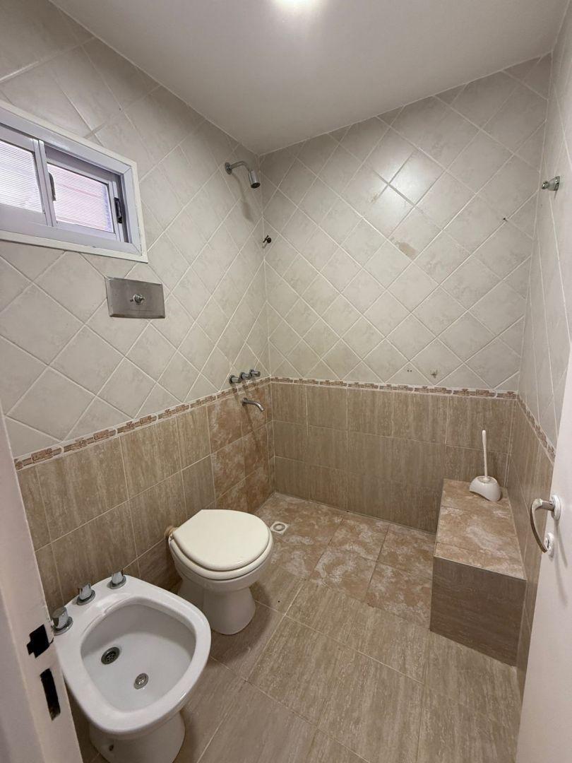 Foto de Casa 4 ambientes 3 dormitorios. | Av Tacuari, imagen 3