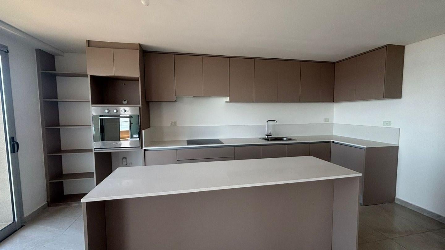 Foto de Departamento 5 ambientes 3 dormitorios. | AV ROQUE SAENZ PEÑA 1832, imagen 4