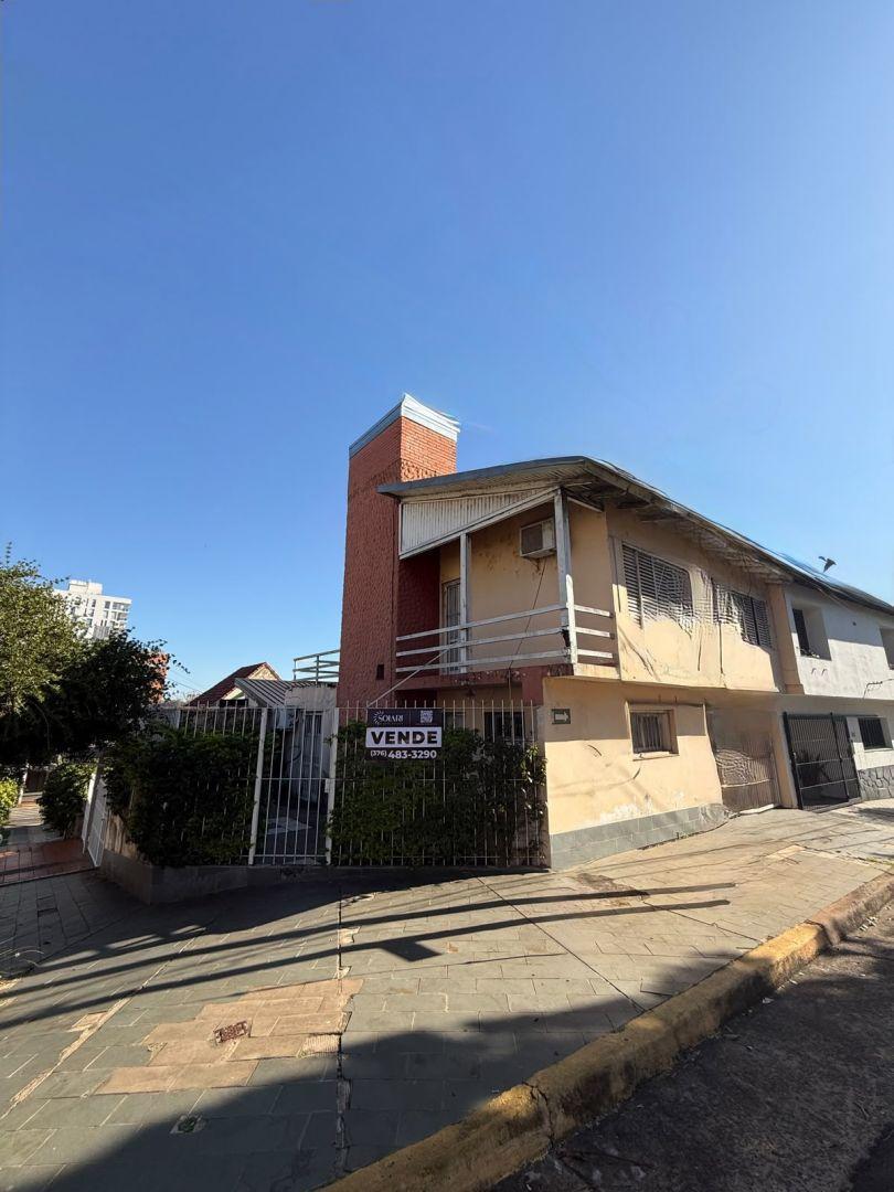 Foto de Casa 4 ambientes 3 dormitorios. | SARGENTO CABRAL 2464, imagen 2
