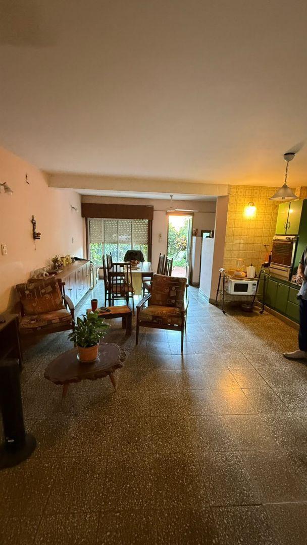 Foto de Casa 6 ambientes 5 dormitorios. | AVENIDA RADEMACHER 2671, imagen 4