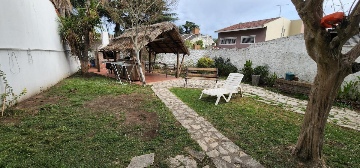 CHALET DE 2 PLANTAS EN LOTE DE 314 M2 (RETASADO)