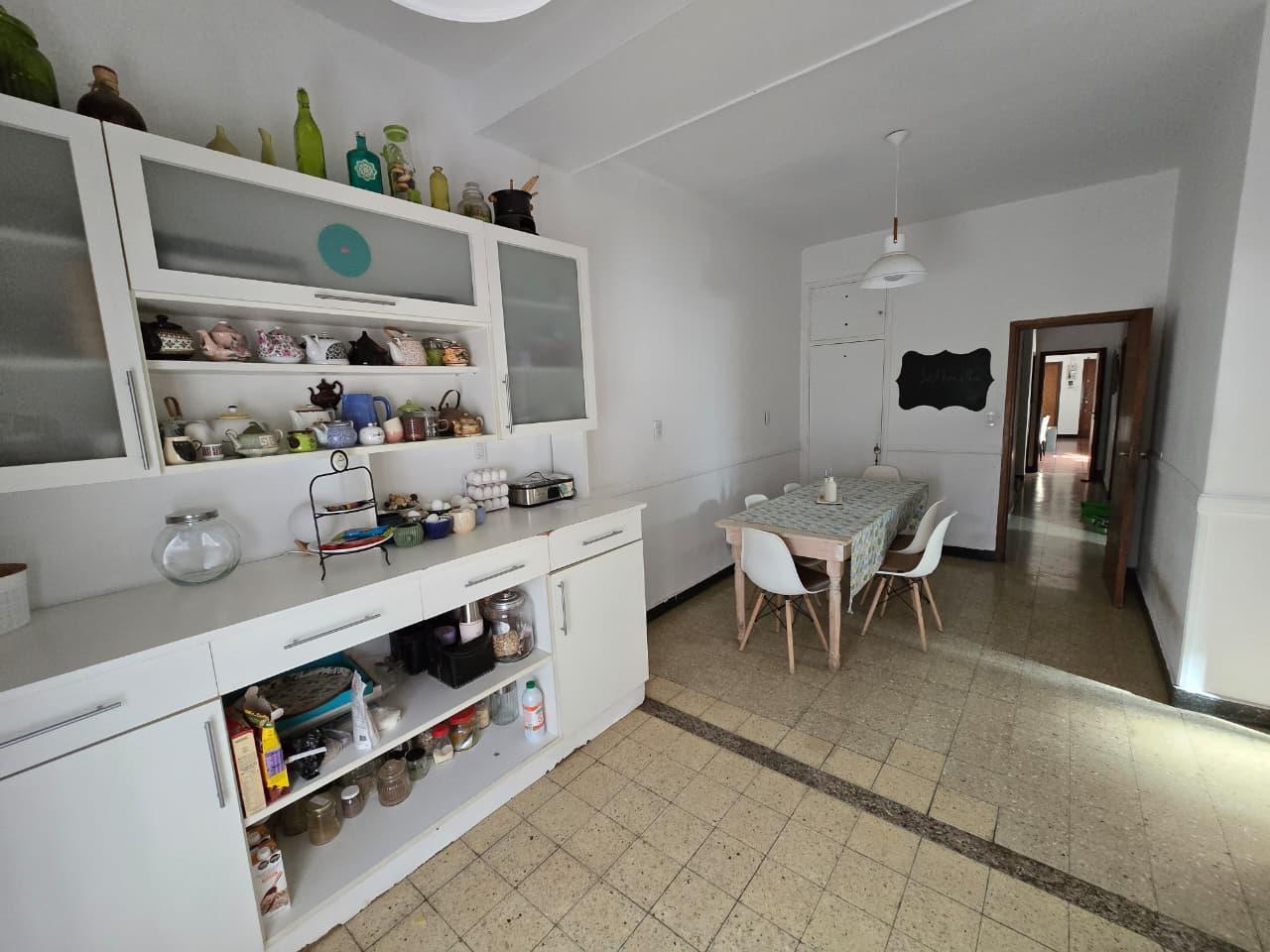 Foto de Venta - Casa 5 habitaciones - San Antonio De Padua - Quincho y Pileta, imagen 4
