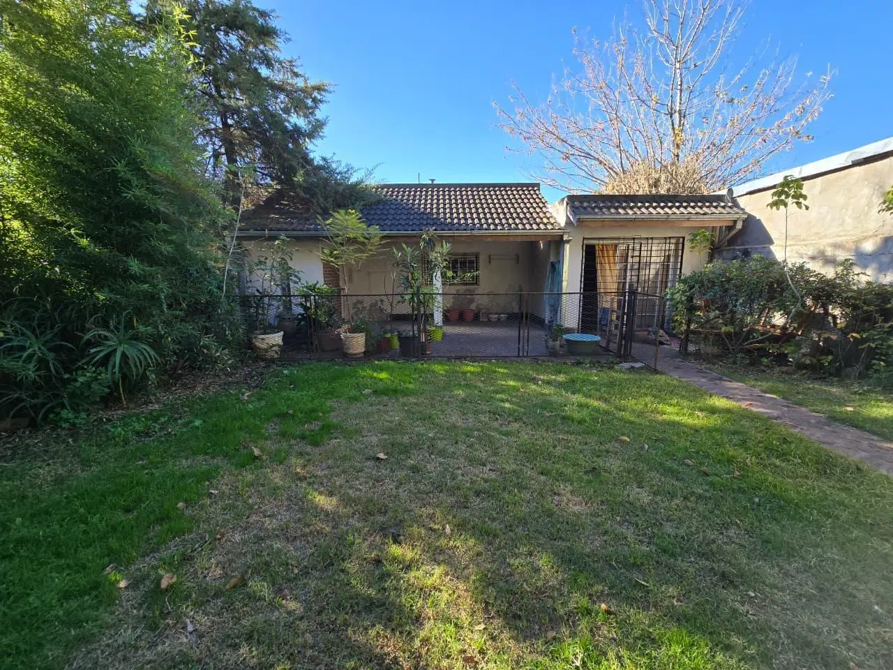 Venta -Merlo - Casa en Merlo 4 amb - Quincho - Fondo amplio - Cocheras 4