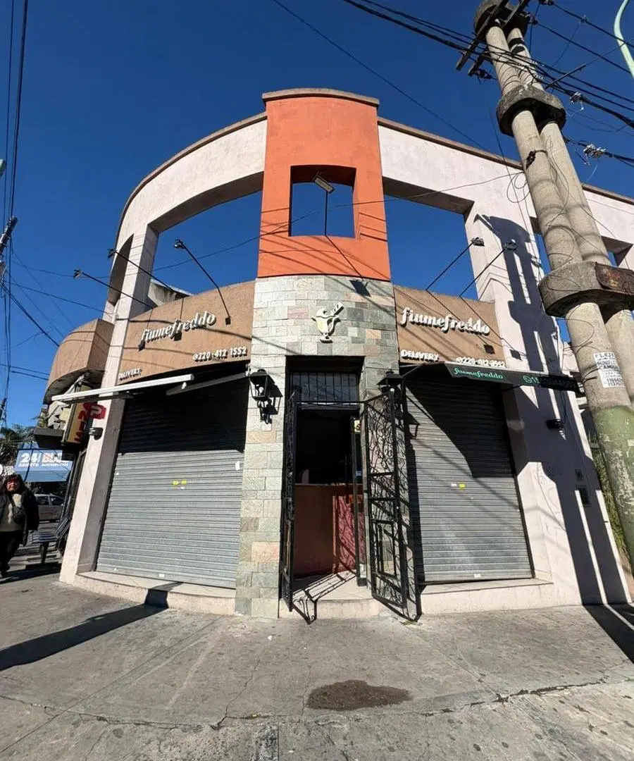 Local Comercial en alquiler centro de Padua a 3 cuadras de la estación 2