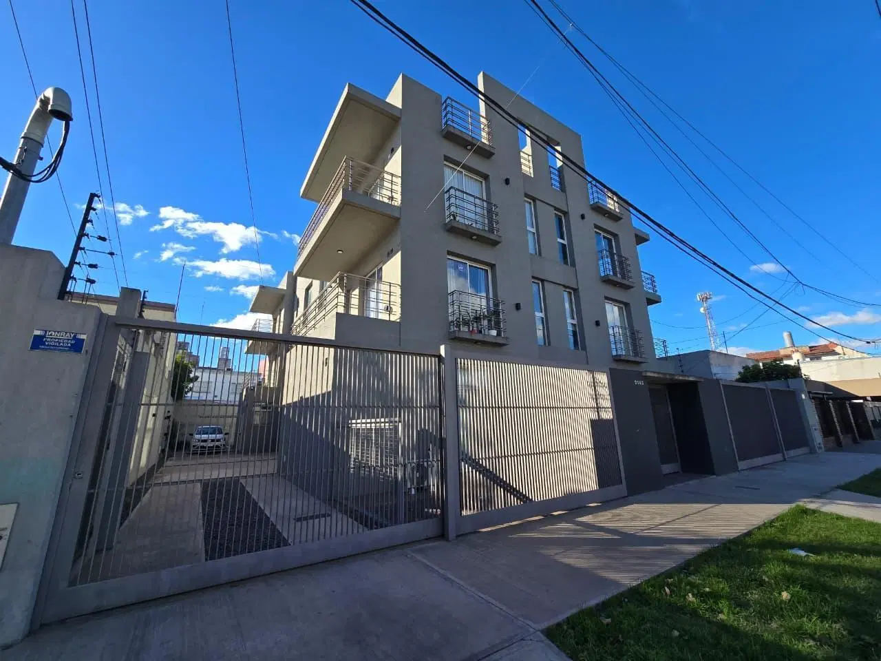 ALQUILER Departamento en Merlo 2 amb. Balcón. cochera, Terraza privada 2