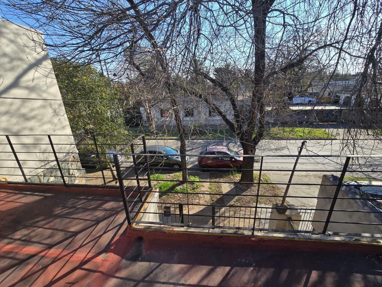 Foto de Alquiler - Casa en Merlo - 4 amb - 2 baños - Patio amplio, imagen 2
