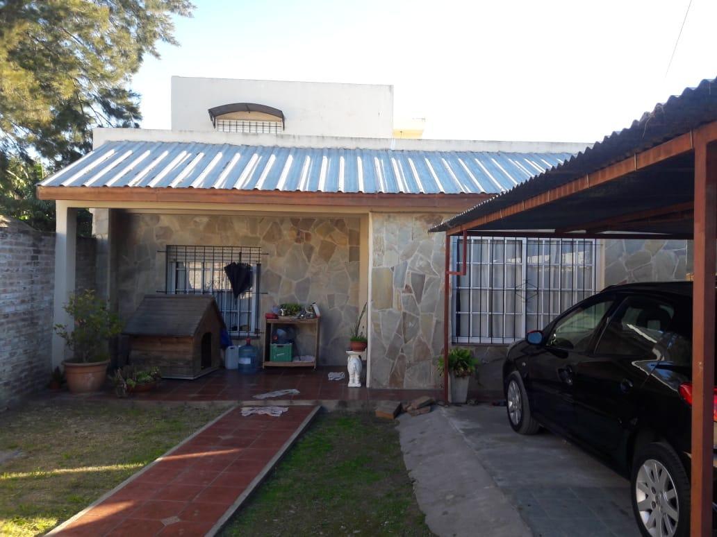 Venta Casa Nueva con 4 Habitaciones, Fondo y Pileta en El Cruce de Varela. 3