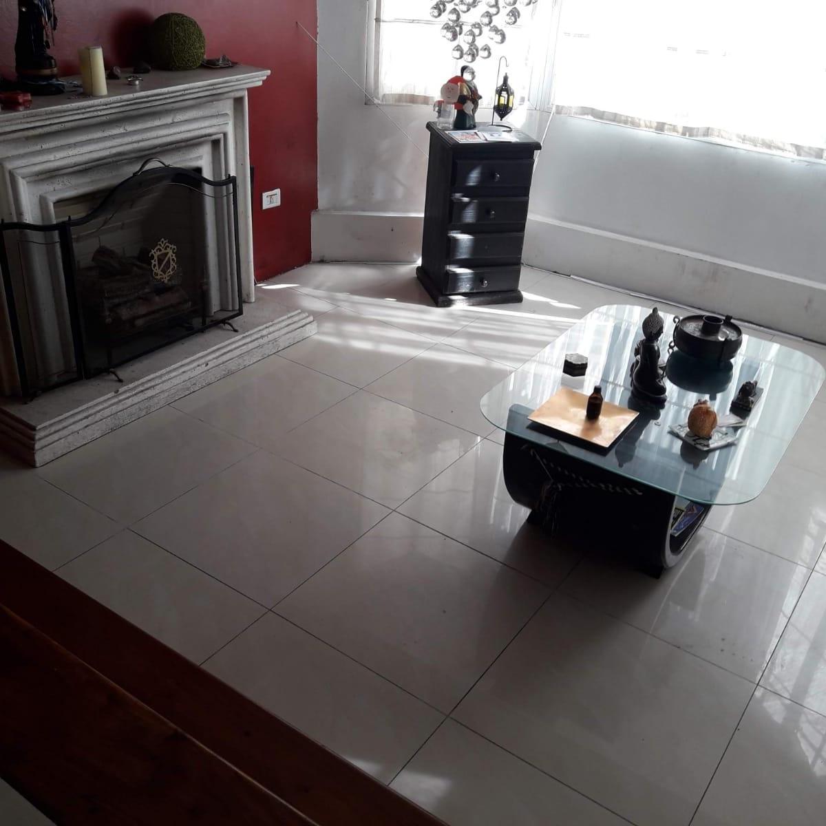 Foto de VENTA RESIDENCIA de 2 Plantas con Piscina Climatizada en Bernal Oeste, imagen 3