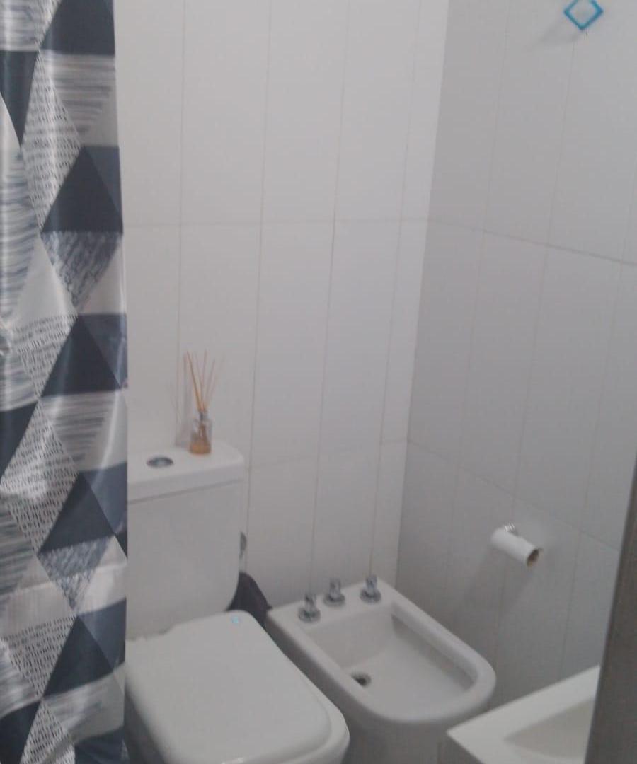 Foto de INMOBILIARIA VENDE CASA C/3 DORMITORIOS Y GARAJE EN V DOMÍNICO (AVELLANEDA), imagen 2