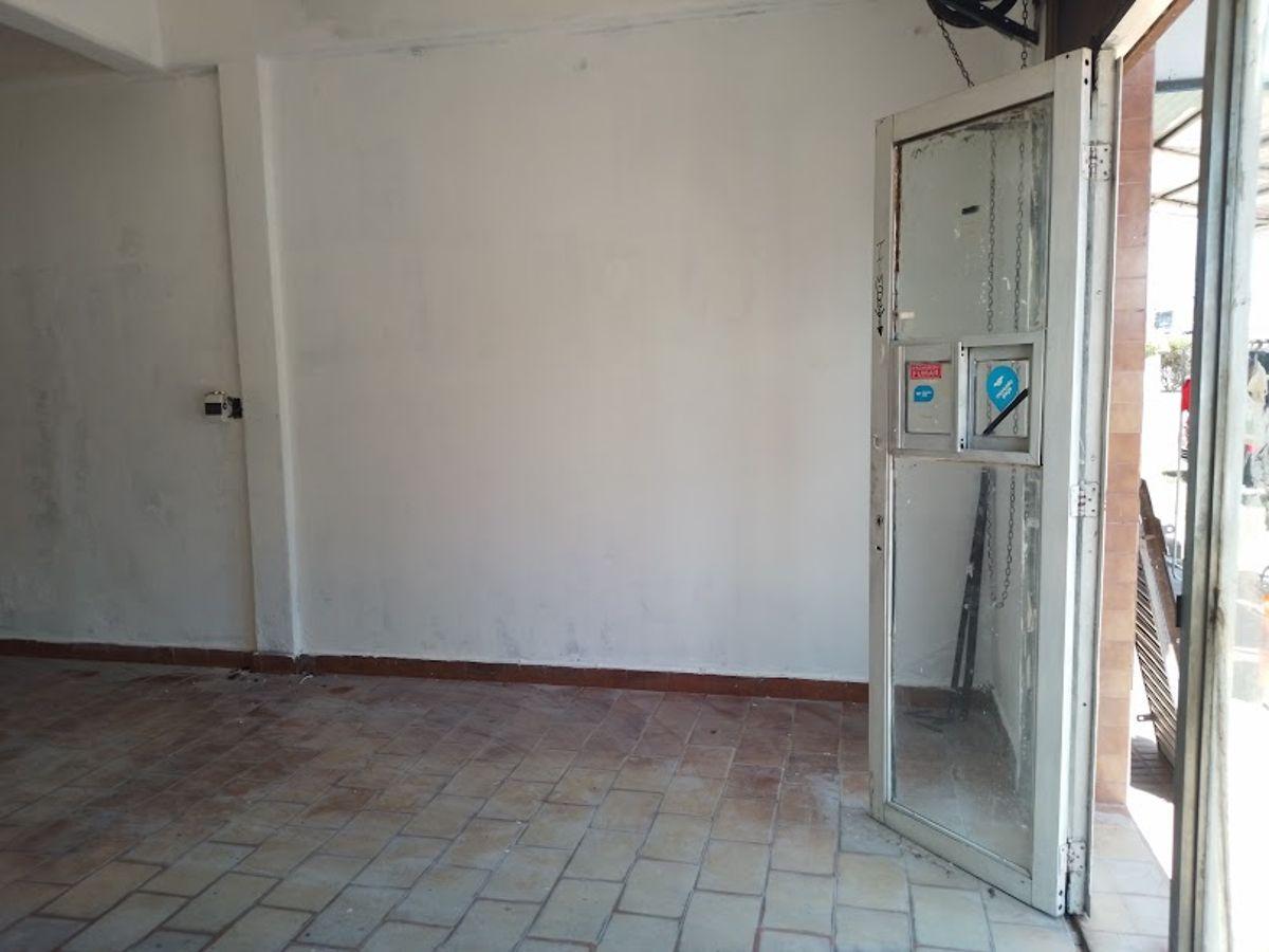Foto de INMOBILIARIA ALQUILA LOCAL COMERCIAL DE 35 M2 EN AVENIDA EVA PERON (San, imagen 4