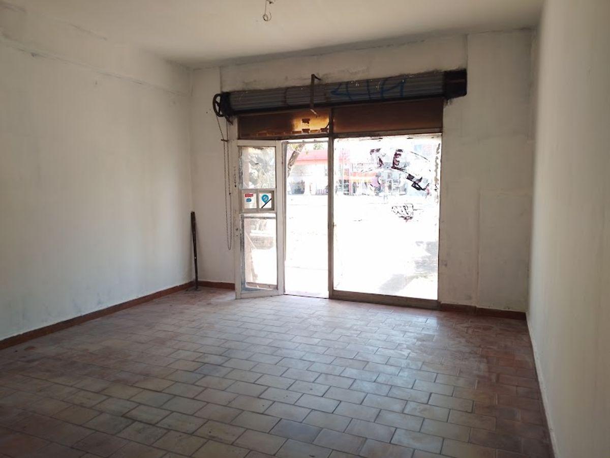 Foto de INMOBILIARIA VENDE LOCAL/DEPÓSITO (75m2) en Barrio San José, Temperley, imagen 3
