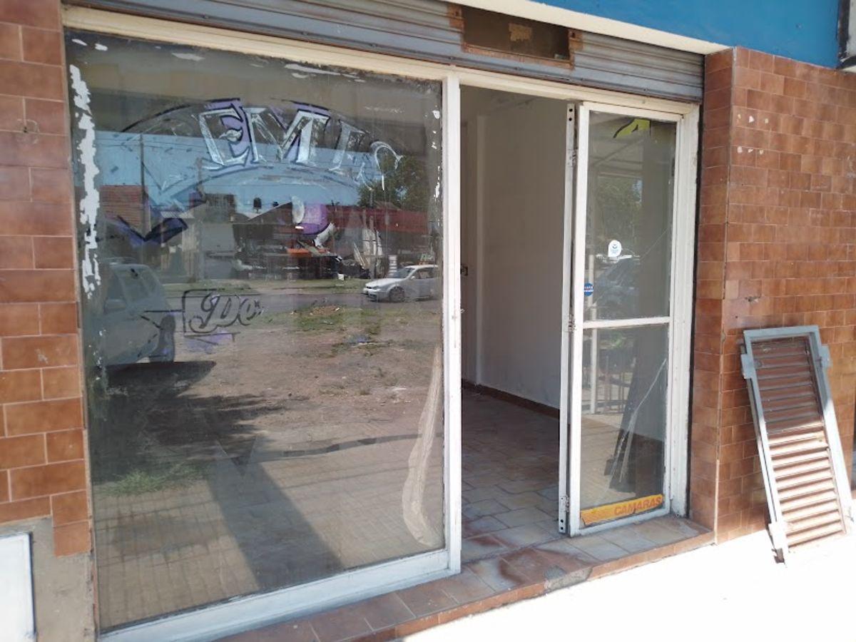 Foto de INMOBILIARIA VENDE LOCAL/DEPÓSITO (75m2) en Barrio San José, Temperley, imagen 3