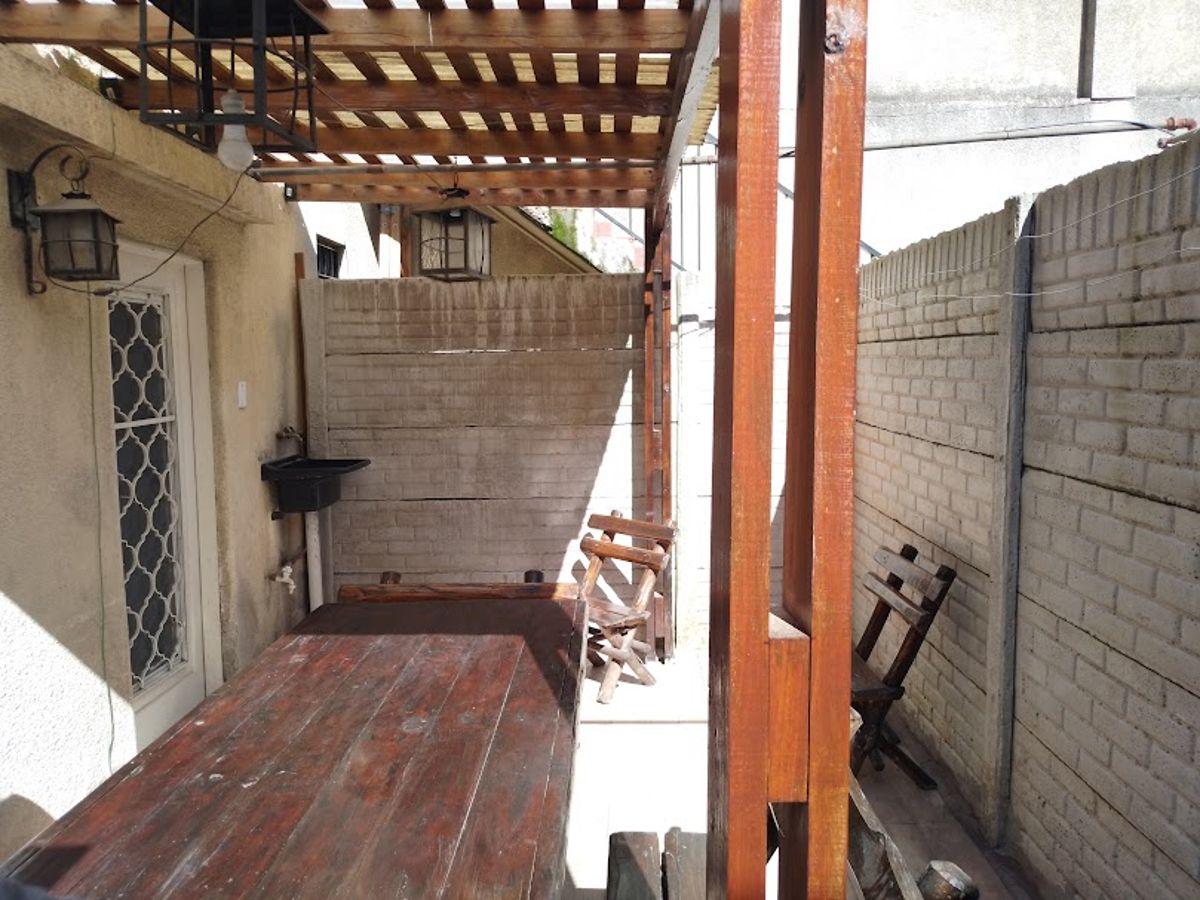 Foto de INMOBILIARIA ALQUILA PH IDEAL 2 PERSONAS 1 DORMITORIO SIN EXPENS- LUJAN, imagen 3