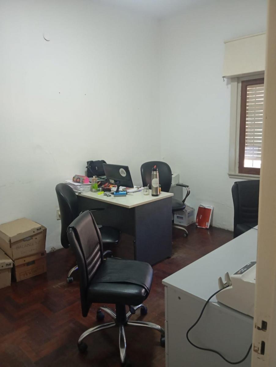 Casa en Venta a Reciclar con Lote Para Desarrollo 1