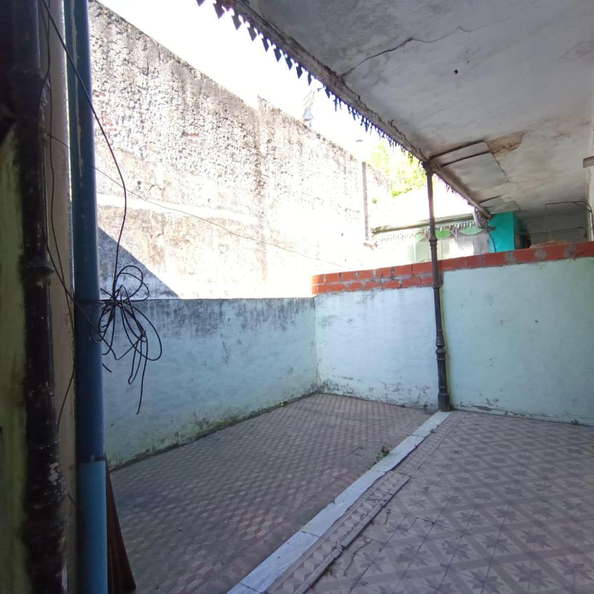 Venta de Casa con Lote Para Desarrollo 3