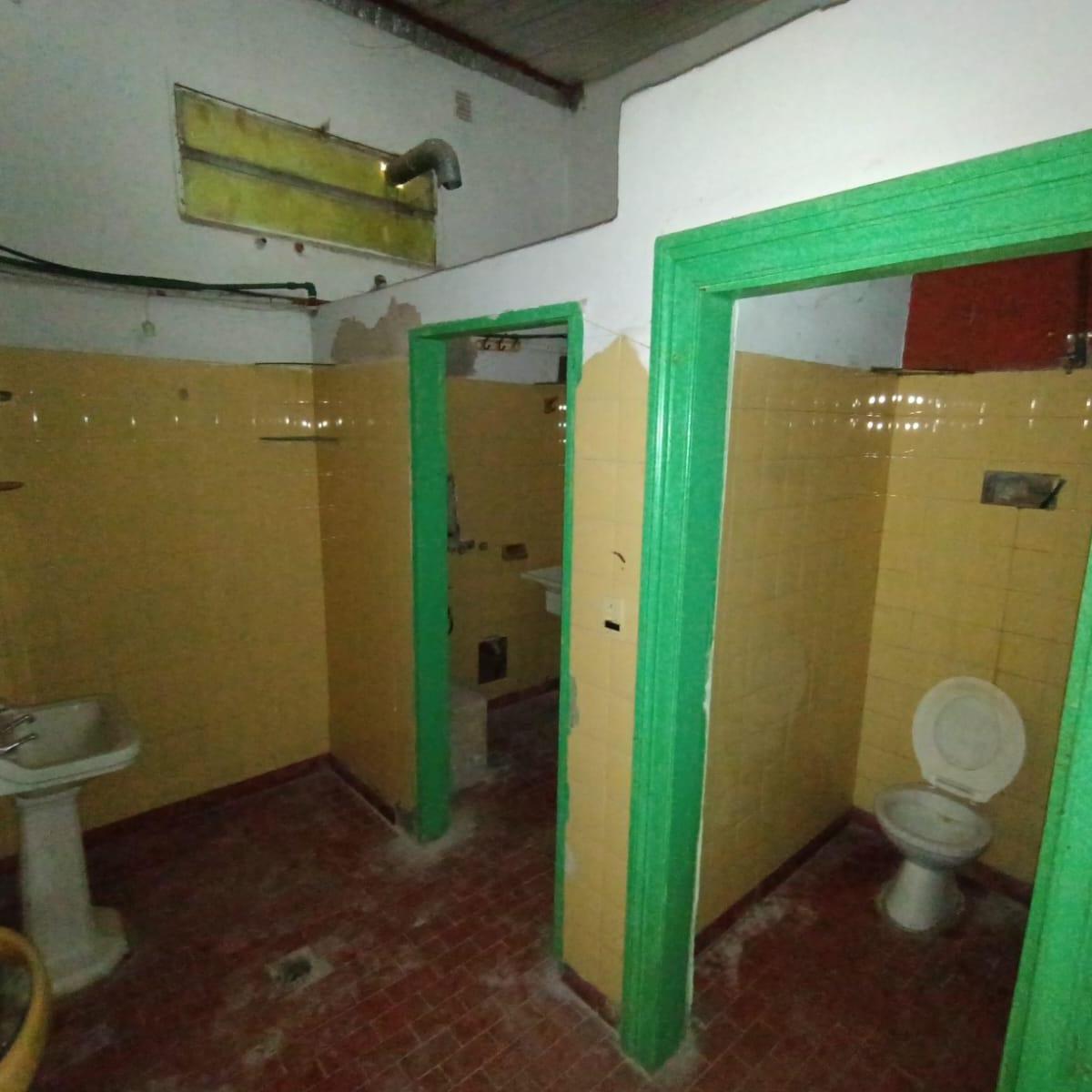 Venta de Casa con Lote Para Desarrollo 1