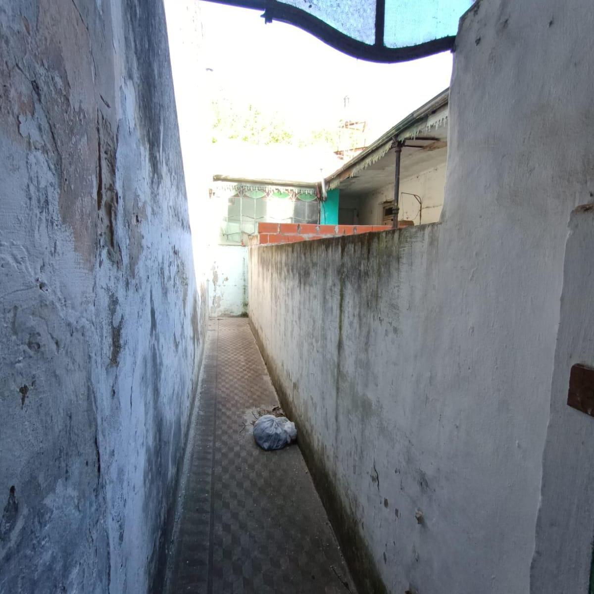 Venta de Casa con Lote Para Desarrollo 5