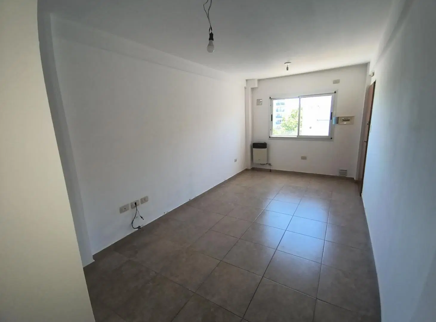 VENTA DE DEPARTAMENTO DE 1 DORMITORIO CON CON COCHERA LA PLATA 3
