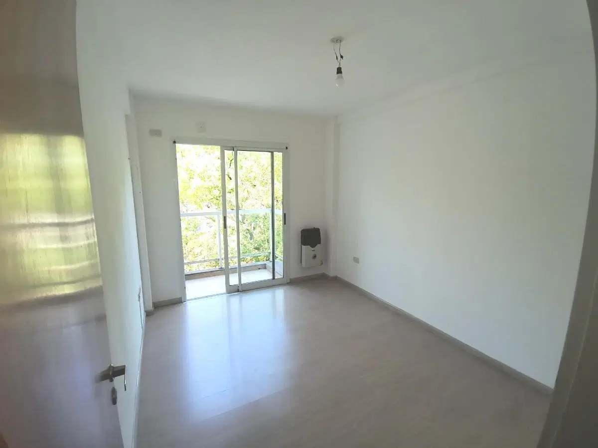 VENTA DE DEPARTAMENTO DE 1 DORMITORIO CON CON COCHERA LA PLATA 2