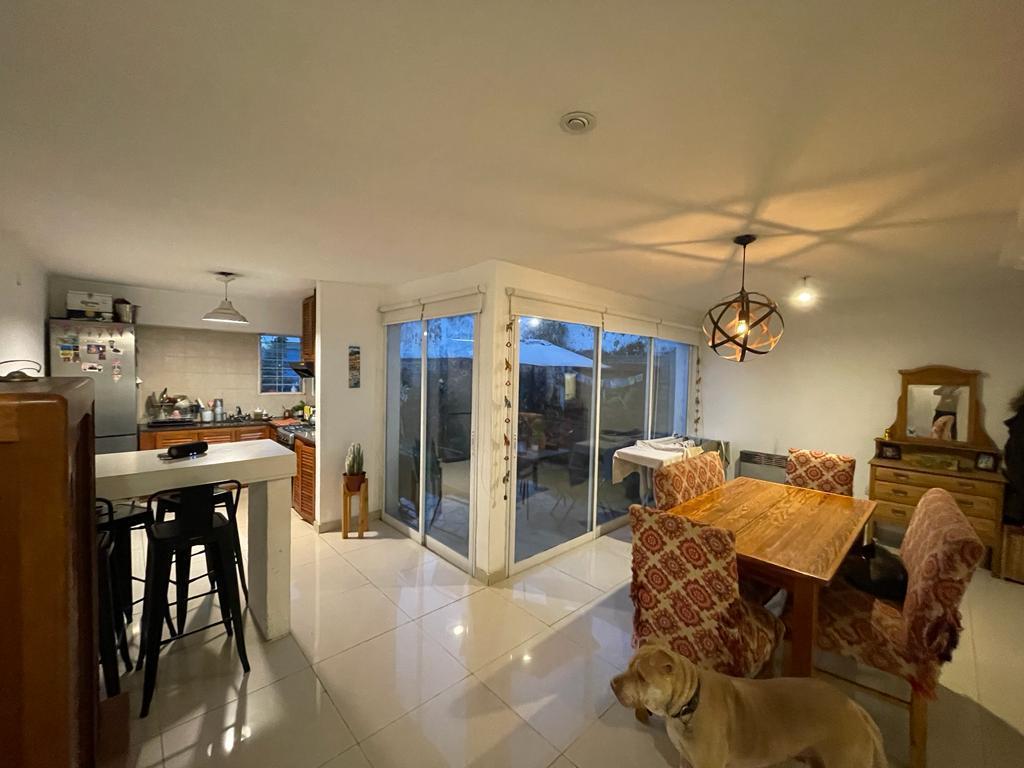 Foto de Casa en alquiler con patio, pileta y cochera, imagen 5