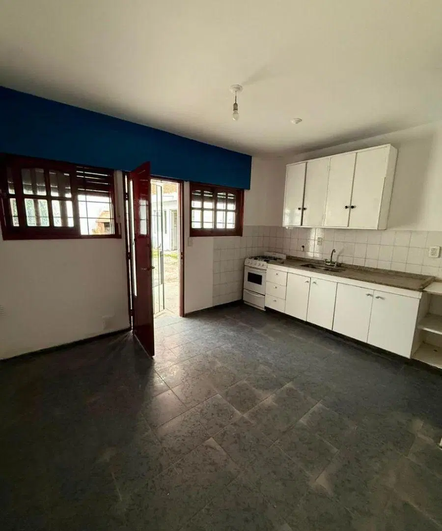VENTA CASA 3 dormitorios Barrio Guemes PH 1