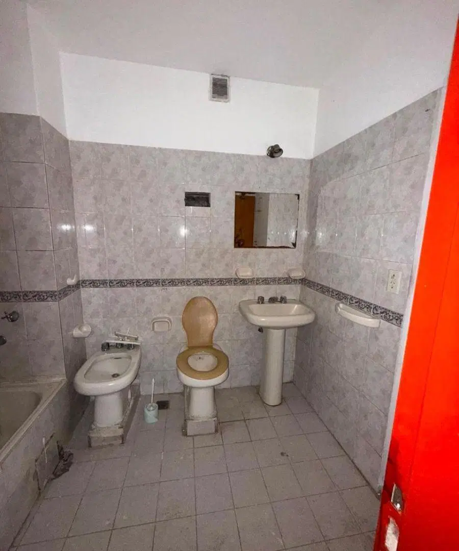 VENTA CASA 3 dormitorios Barrio Guemes PH 5