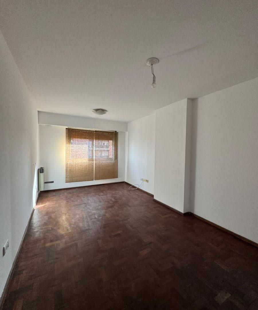 Foto de ALQUILER - Departamento 1 Dormitorio Amplio Bv. San Juan N° 847. SL, imagen 3