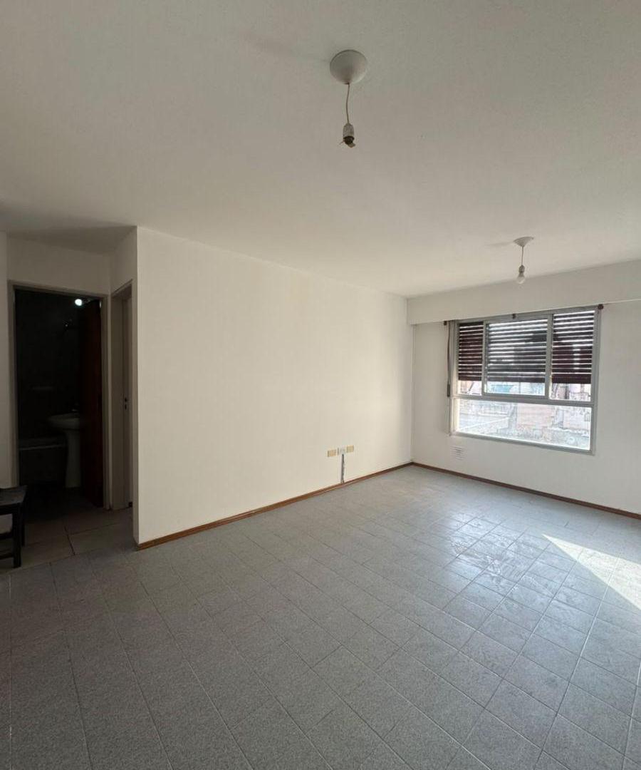 Foto de ALQUILER - Departamento 1 Dormitorio en Zona Centro de Córdoba., imagen 2