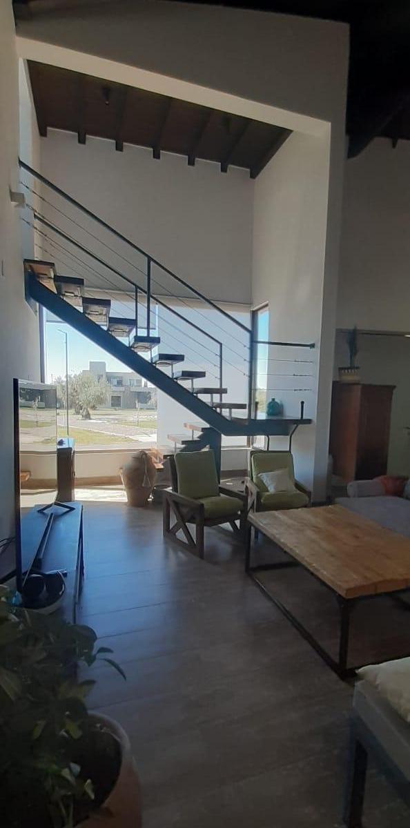 Bcg Group Vende Hermosa Propiedad en Barrio Privado Villa Atilia. Usd 350.000 3