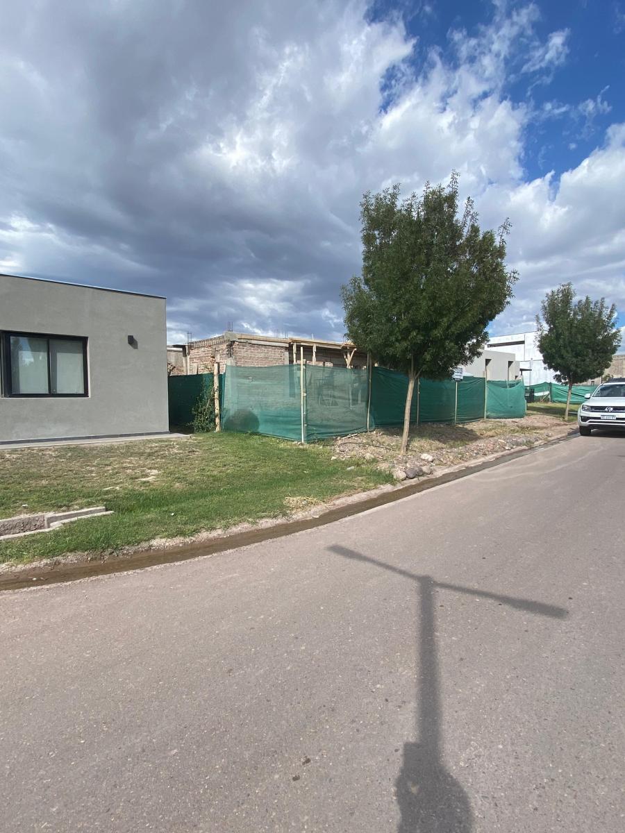 Bcg Group Ofrece a La Venta Una Casa en El Barrio Lar de Vieytes III 2