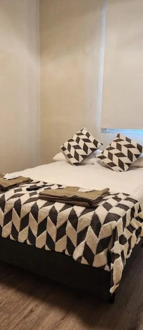 SE VENDE FONDO DE COMERCIO HOTEL CENTRICO 3