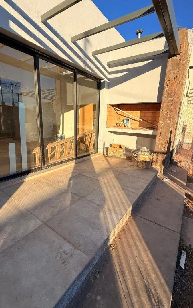 CASA EN VENTA BARRIO PRIVADO VISTA OLIVA 1