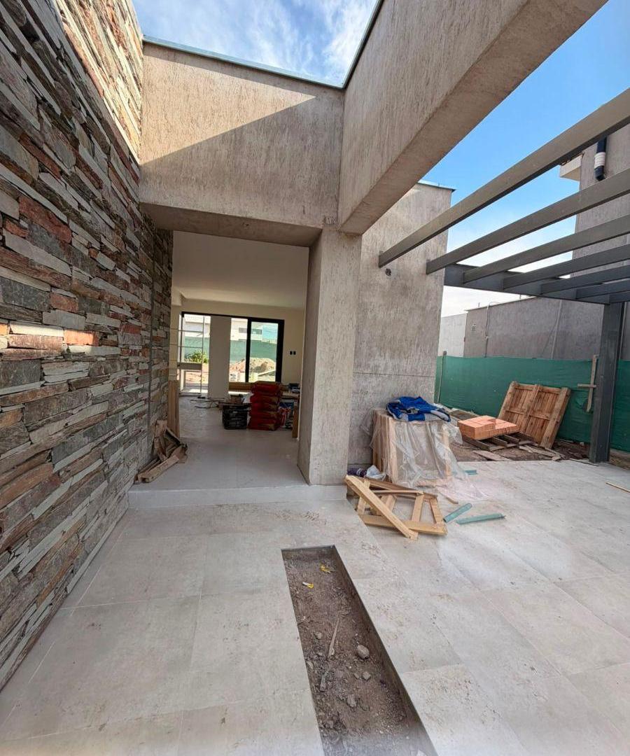 Foto de OPORTUNIDADDE INVERSION CASA BARRIO LA QUEBRADA, imagen 3