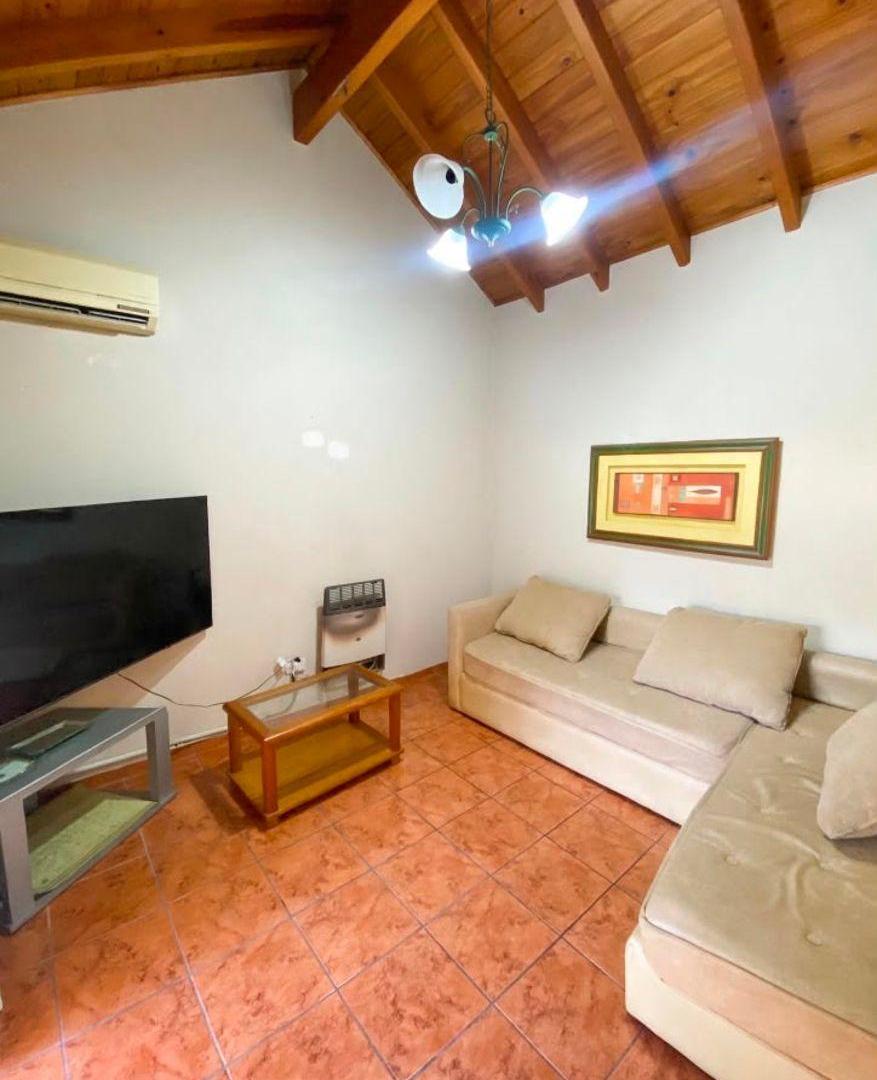 Foto de Casa en Venta de 6 Dormitorios y Piscina en Barrio Bermejo – 1.000 m², imagen 5