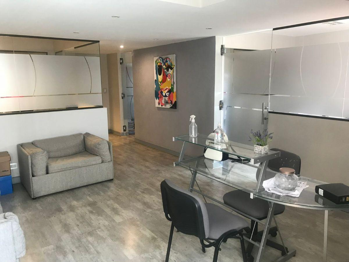 Foto de Oficina en Venta de 90 m2 en Centro de Mendoza - Frente a Hotel Sheraton, imagen 2