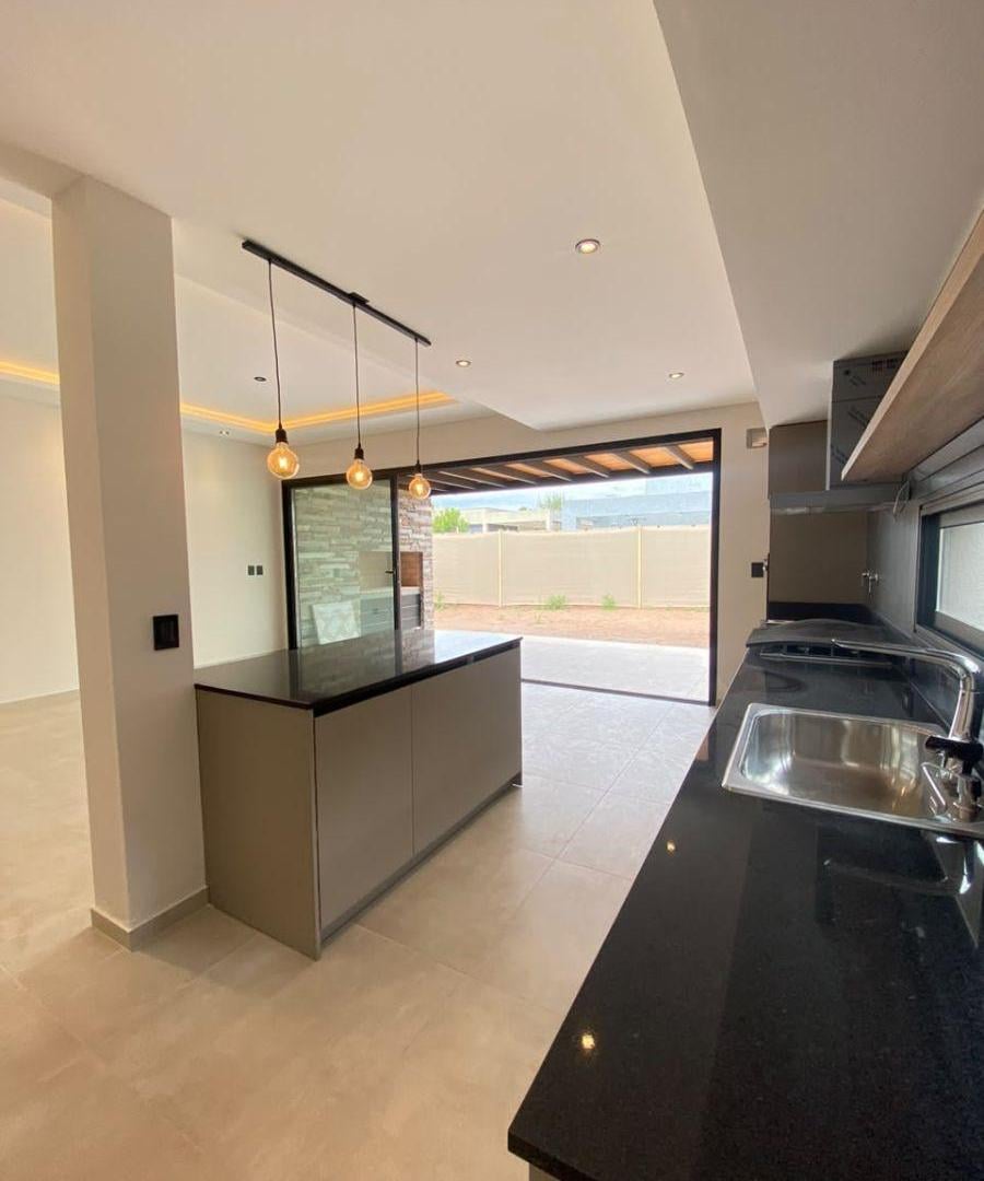 Foto de CASA A ESTRENAR BARRIO PRIVADO CIRO DE VIEYTES MAIPU, imagen 5