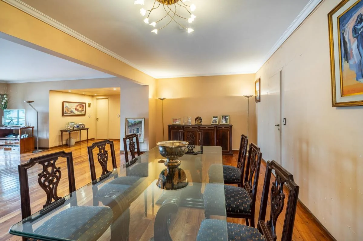Venta Piso 5 Amb + Dependencia en Barrio de Colegiales! Oportunidad! 5