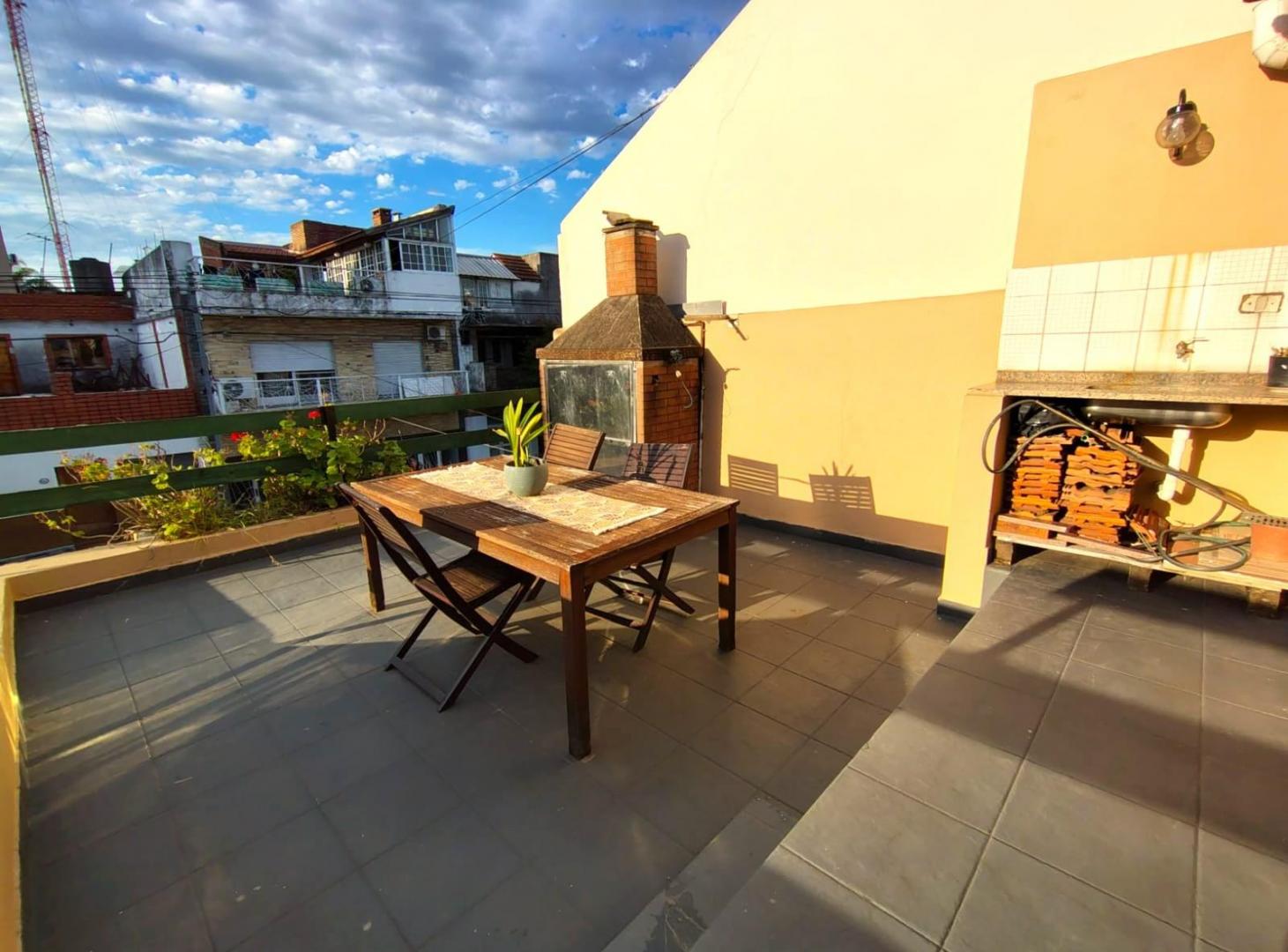 Foto de Venta Excelente Casa lote propio de 4 amb + Terraza con Parrilla y, imagen 2