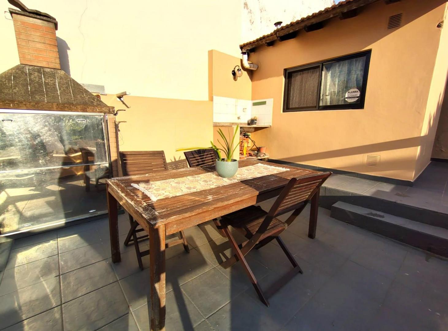 Venta Excelente Casa lote propio de 4 amb + Terraza con Parrilla y Cochera!! Oportunidad