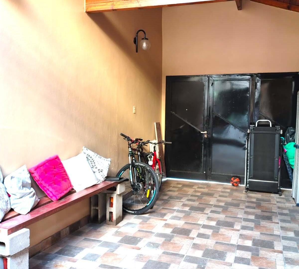 Foto de Venta Excelente Casa lote propio de 4 amb + Terraza con Parrilla y, imagen 4