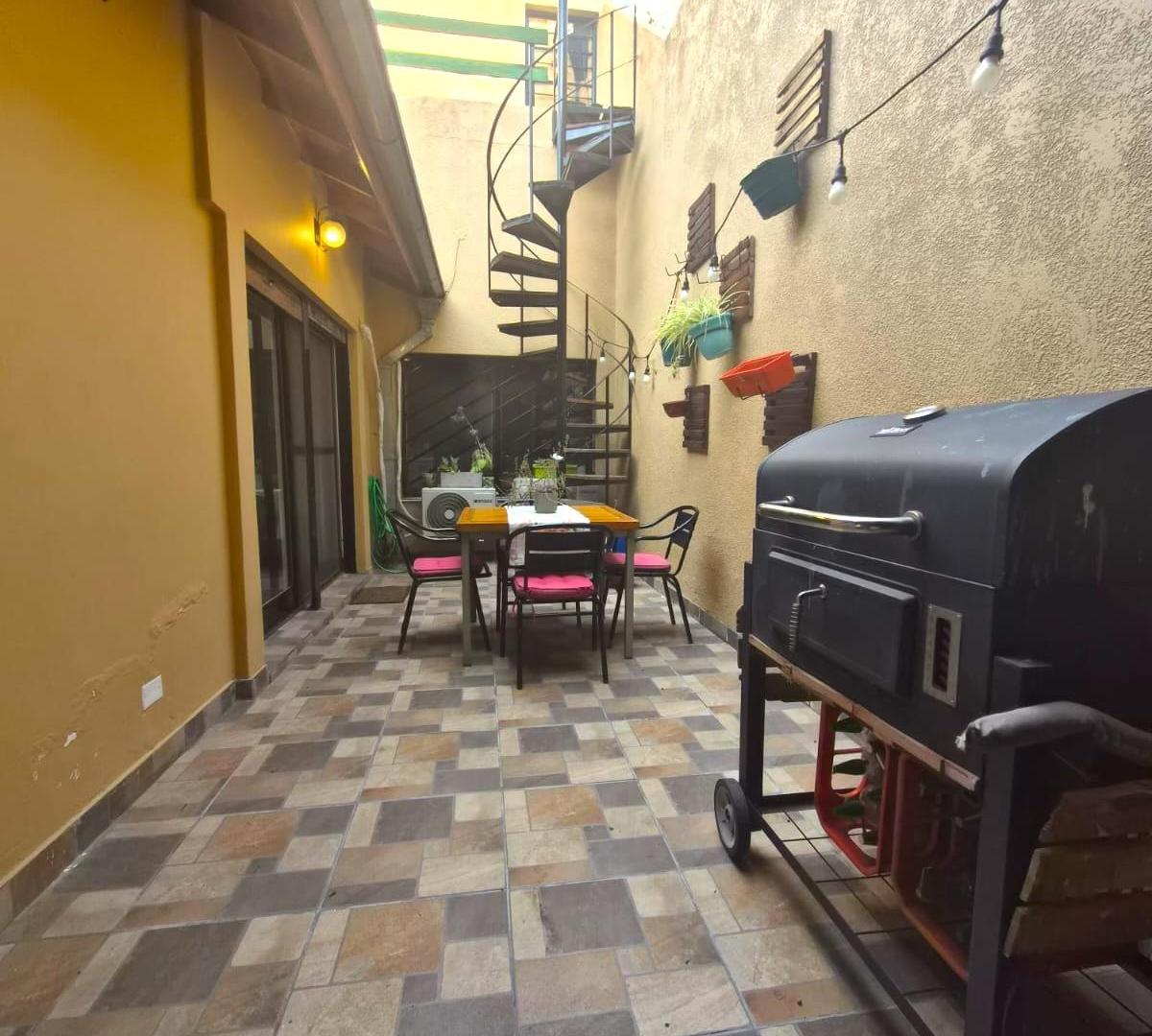 Foto de Venta Excelente Casa lote propio de 4 amb + Terraza con Parrilla y, imagen 5
