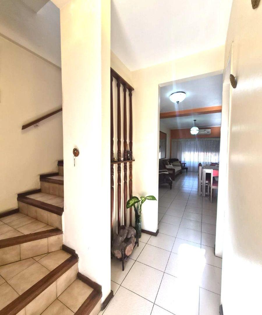 Foto de Excelente Casa en Triplex con Cochera, Patio y Parrilla – Monte Castro, imagen 2