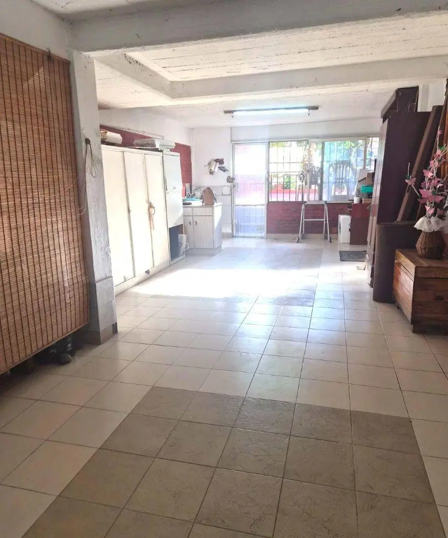 Excelente Casa en Triplex con Cochera, Patio y Parrilla – Monte Castro. APTO CREDITO HIPOTECARIO 4