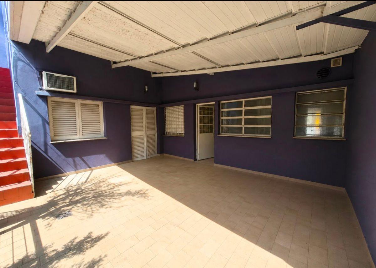 Foto de Venta Casa 5 ambientes con Garaje y amplio parque a Reciclar!!, imagen 1