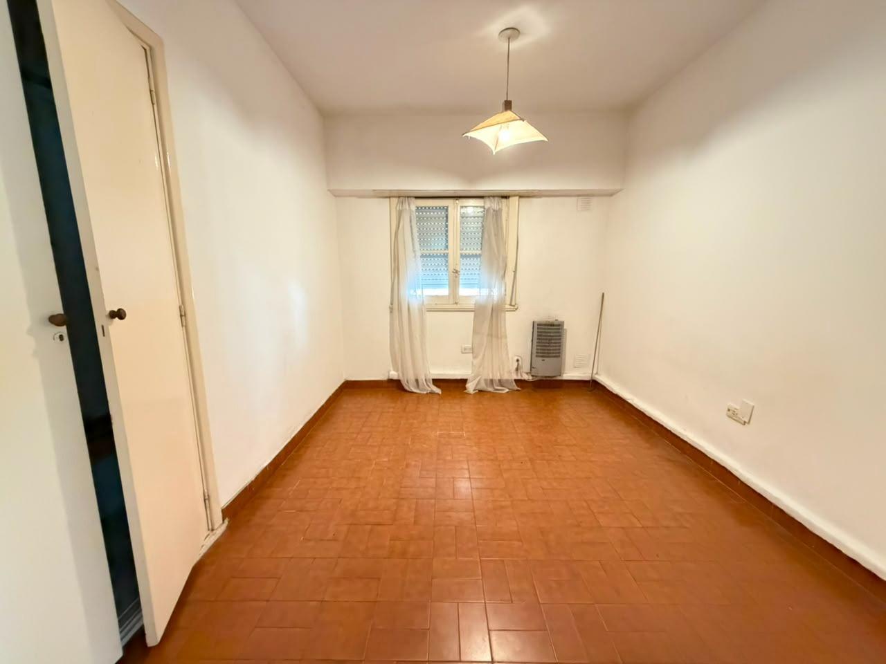 Foto de PH en Venta en Parque Luro, imagen 4